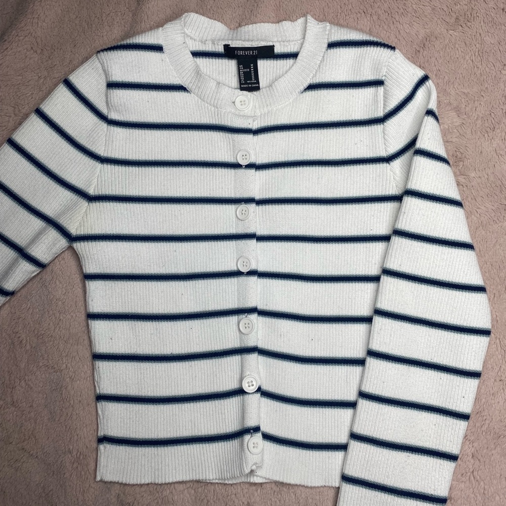 Cropped sweater